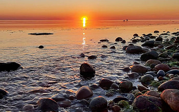 Sunset over Rocky Beach, Latvia, sea, beach, sunset, rocks HD wallpaper
