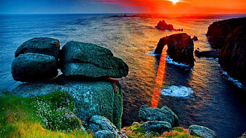 Scenic Sea Sunset, sea, horizon, scenic, water, sun, rocks, sunset HD wallpaper