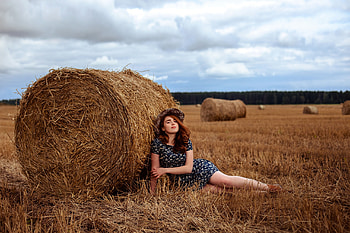 Day Rest, brunettes, hats, cowgirls, ranch, field, hay HD wallpaper