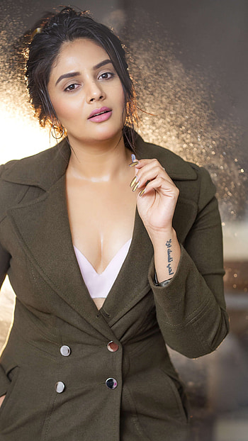 Sreemukhi, telugu actress, model HD phone wallpaper