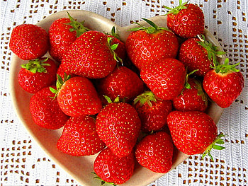 Strawberries with love, strawberries, yummy, red, delicious, fruits, heart HD wallpaper