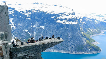 Norway , Trolltunga Skjeggedal lake, Breathtaking views, Norwegian beauty HD wallpaper