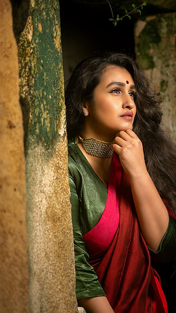 Kavitha Nair, malayalam actress, saree beauty HD phone wallpaper