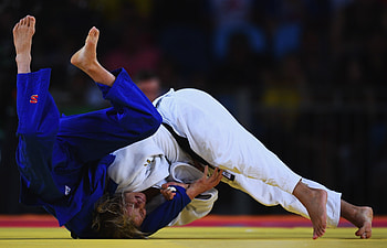 Telma Monteiro vs Darcina Manuel, Judo HD wallpaper