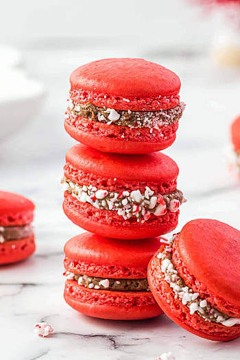 Peppermint and chocolate, Macarons HD phone wallpaper