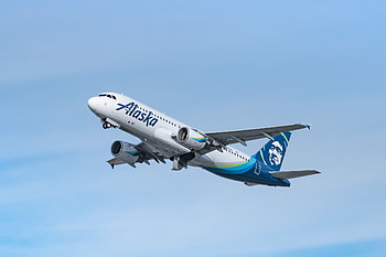 Alaska Airlines, Pacific Northwest flights, Regional travel, Flight disruptions HD wallpaper