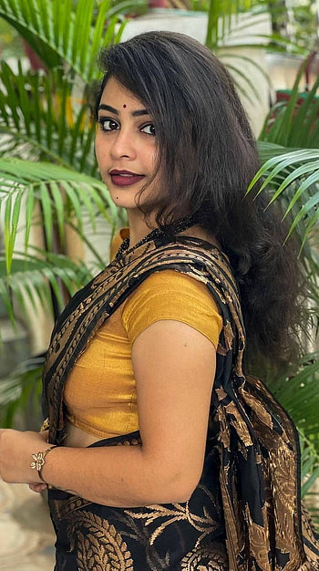 Parmita, telugu actress, saree lover HD phone wallpaper