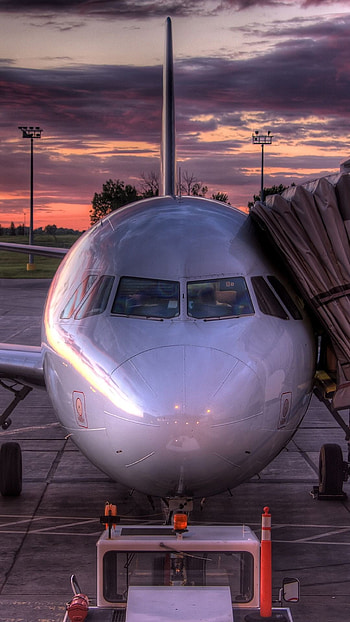 Sunset at airport, Airplane silhouette, , Atmospheric beauty HD phone wallpaper