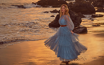 Sydney Sweeney, Celebrity, Actress, American, Blonde, Blue Dress HD wallpaper