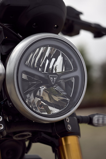 Triumph Speed 400 Motorcycle Headlight, vehicle HD phone wallpaper