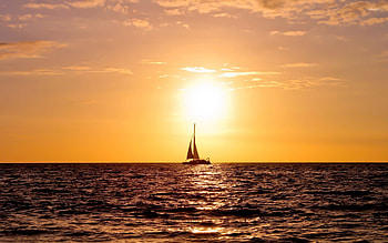 Sailing ship enjoying, Ocean sunset , graphy , Serene moments HD wallpaper