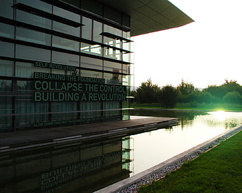 Building HD wallpaper