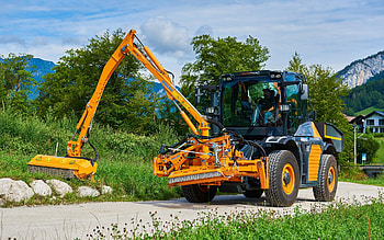 SYN TRAC FS19, special tractor, road service, mowing lawns near the road, tractor, FS19, SYN TRAC HD wallpaper