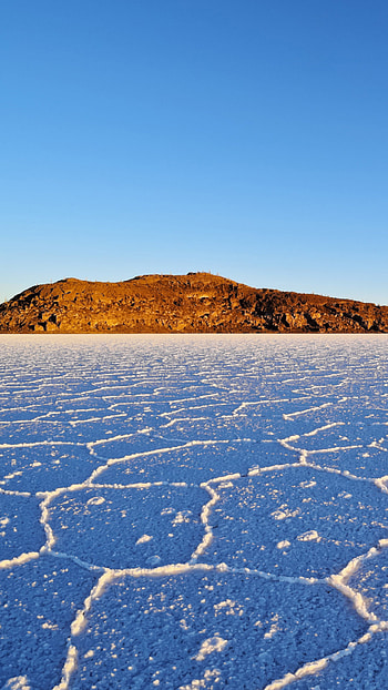 Bolivia, Incahuasi Island, Sunrise, Salar de Uyuni HD phone wallpaper