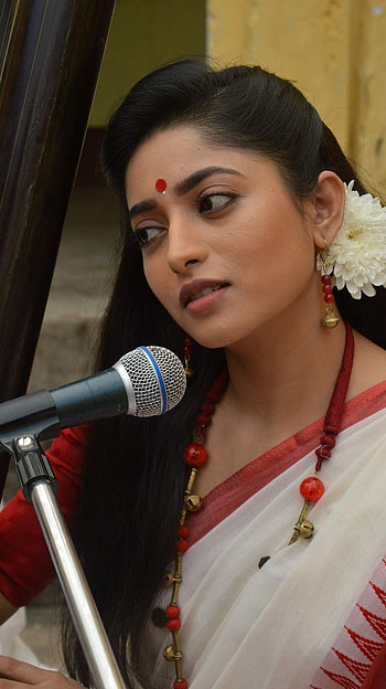 Isha Saha, bollywood actress HD phone wallpaper
