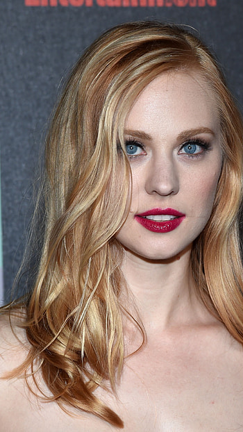 Deborah Ann woll, hollywood actress, model, sexy gorgeous, glamorous HD phone wallpaper