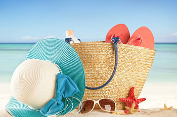Sunny Beach, sea, basket, shoes, spectacles, hats HD wallpaper
