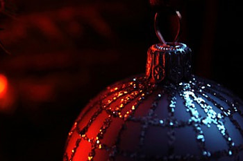Red Christmas, decoration, ball, tree, ornaments HD wallpaper