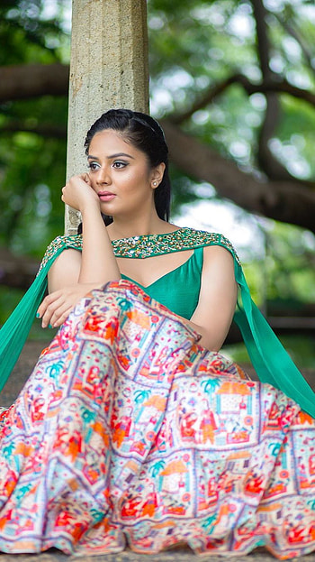 Sreemukhi, telugu actress, anchor HD phone wallpaper