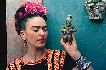 Unconventional beauty routine, Frida Kahlo's self-care, Vogue Germany, Iconic style HD wallpaper