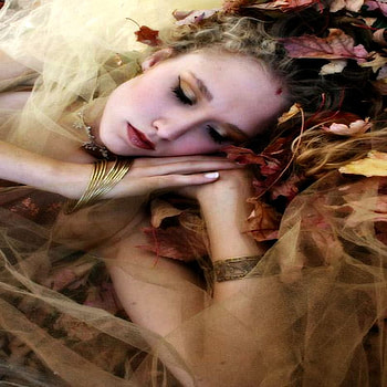 SLEEP OF BEAUTY, wood, face, nature, leafs, sleeping, lovely HD wallpaper
