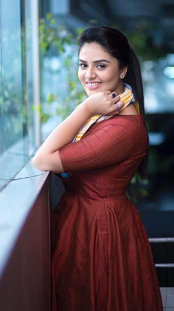 Sreemukhi, telugu actress, anchor HD phone wallpaper
