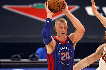 Mason Plumlee, Pistons, Trade, Salary shedding HD wallpaper