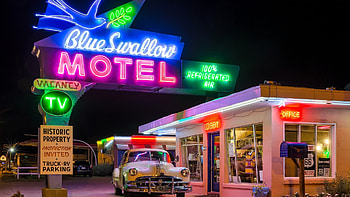 blue swallow motel, night, neon, sign, car, motel, vintage HD wallpaper