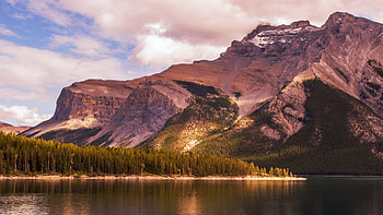 Lake Minnewanka, Banff National Park, Alberta, sky, mountains, clouds, landscape, water, canada HD wallpaper