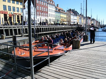 Copenhagen, Denmark, boat, canal, Copenhagen, colors, houses, people, Denmarl HD wallpaper