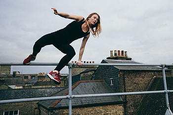 Saskia Neville, running HD wallpaper