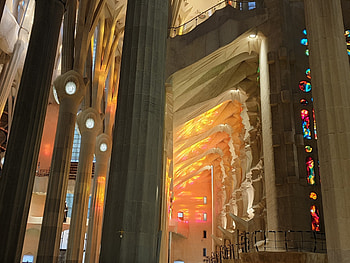 Sagrada Familia, Barcelona , Detailed craftsmanship, Impressive architecture HD wallpaper