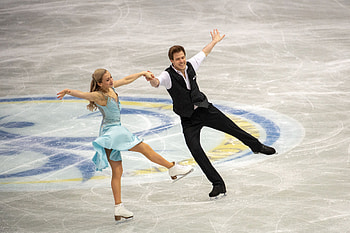 Victoria Sinitsina and Nikita Katsalapov, Pair Skating HD wallpaper