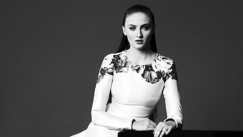 Sophie Turner Monochrome , sophie-turner, celebrities, girls, hoot, monochrome, black-and-white HD wallpaper