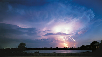Stormy Skies Lightning. HD wallpaper