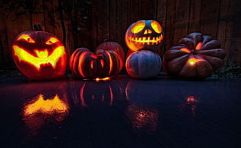 Halloween Greetings, pumpkins, faces, scary, lights HD wallpaper