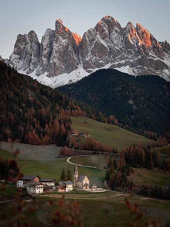 que landscape of Santa Cristina Valgardena with majestic Dolomites at sunset. HD phone wallpaper