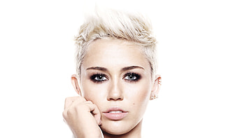 Miley Cyrus 2018 , miley-cyrus, singer, celebrities, music, girls, portrait, face, closeup HD wallpaper