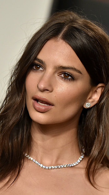 Emily Ratajkowski, Celeb beauty, Model allure, Rising star HD phone wallpaper