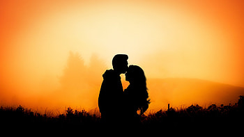 Couple hug kiss, Outdoor sunset HD wallpaper