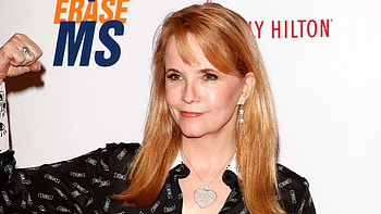 Wraps directing, Stargirl, Batman news, Lea Thompson HD wallpaper
