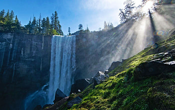 The mist trail at Yosemite, california, sunrays, waterfall, trees, sky, cliff, usa HD wallpaper
