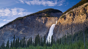 great takkakaw falls in yoho np canada, waterfalls, mountains, cliffs, forest HD wallpaper