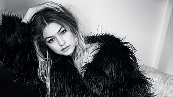 Gigi Hadid Vogue Uk, gigi-hadid, celebrities, girls, model, monochrome, black-and-white HD wallpaper