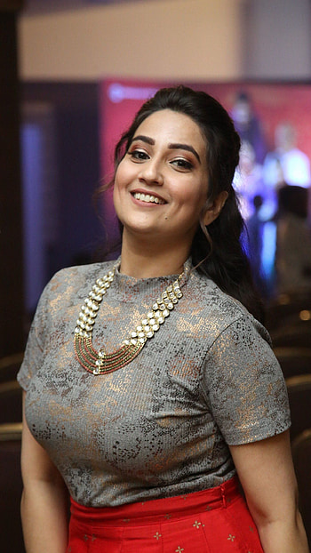 Manjusha, telugu actress, anchor HD phone wallpaper