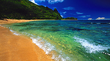 Beach Backgrounds and - Tunnels Beach, Kauai, Hawaii . HD wallpaper