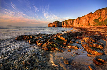 Sea and Rocks, blue, sky, beautiful, grass, rocks, ocean, beach HD wallpaper