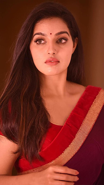 Malavika Menon, saree lover, red hot HD phone wallpaper
