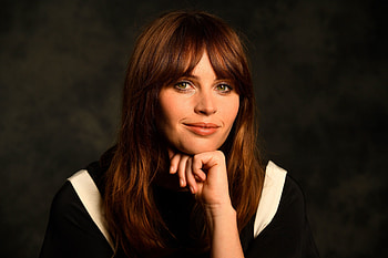 Felicity Jones, actress, smile, popular celebrity HD wallpaper