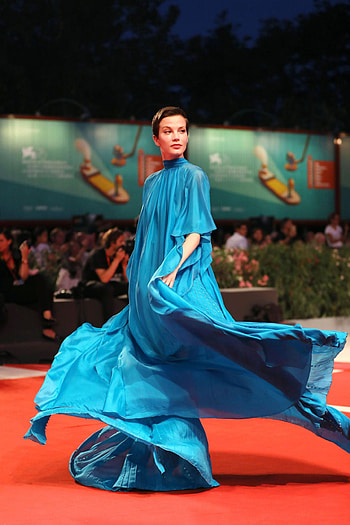 Sylvia Hoeks, Movies, Filmfestspiele Venedig 2019, Beautiful moments HD phone wallpaper